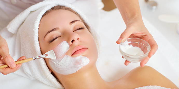 8. Schwangerschaftswoche Bewegung an der frischen Luft ist eine Wohltat für werdende Mütter. Der Kreislauf kommt in Schwung und lenkt von den unangenehmen Schwangerschaftsbeschwerden. Crèmen Sie Ihren Köper mit einer wohlriechenden feuchtigkeitsspendenden Bodylotion ein.