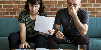 Franchise Sie fragen sich, welches die richte Franchise für Sie ist? Oder warum es überhaupt verschieden hohe Franchisen gibt? Wieviel Rabatt erhalten Sie, wenn Sie eine höhere Franchise wählen? Wieviel höher ist die Prämie, wenn Sie anstatt einer Franchise von 2500 Franken die tiefste Franchise von 300 Franken wählen?