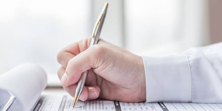 Disoccupazione Disoccupato! Cosa fare? Mio figlio non riesce a trovare un posto di apprendistato. Perderò il lavoro come uomo di famiglia perché l'azienda fallisce. Ho più di 50 anni e sarò licenziato a causa della ristrutturazione. Come e quando mi registro al RAV? Cosa devo considerare se voglio avviare un'attività in proprio?