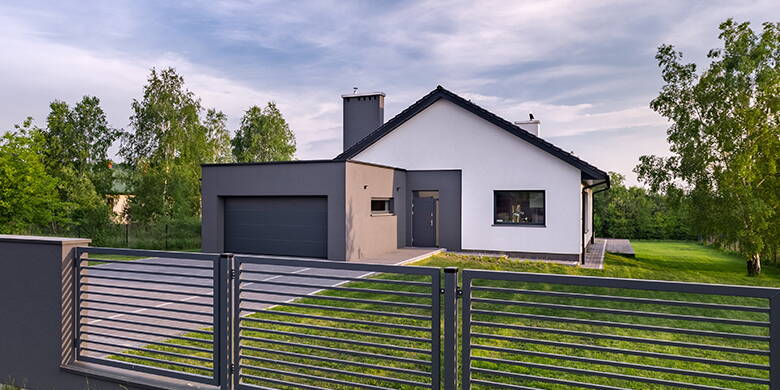 Assicurazione contro danni ai vetri degli edifici Oltre all'assicurazione obbligatoria degli stabili, potete stipulare anche diverse assicurazioni complementari come l'assicurazione contro gli incendi e i rischi naturali, l'assicurazione per l'acqua degli edifici, l'assicurazione per il vetro degli edifici, la perdita di reddito da locazione, l'assicurazione per l'impianto fotovoltaico o l'assicurazione ambientale. Se avete domande, vi preghiamo di contattarci via chat.