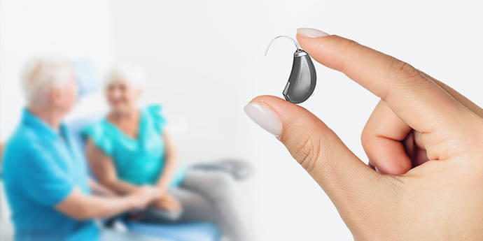 Di nuovo in ascolto della vita Consulenza per la donazione di cuore - il signor Korf* ha una perdita dell'udito. Aveva urgente bisogno di apparecchi acustici, ma non poteva permetterseli. Disperatamente si è rivolto alla "donazione del cuore". Lo abbiamo consigliato e sostenuto. Oggi può sentire di nuovo la vita e partecipare alla vita grazie agli apparecchi acustici