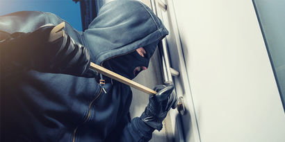 Einbruch Was ist der Unterschied zwischen Diebstahl und Einbruch? Was bedeutet Einbruchdiebstahl? Wieviele Einschleichdiebstähle finden pro Tag statt? Welche Sicherheitstipps sollten Sie beherzigen? Welcher Einbruchschutz ist sinnvoll? Diese und noch viele andere Fragen beantworten wir Ihnen gerne via Livechat.