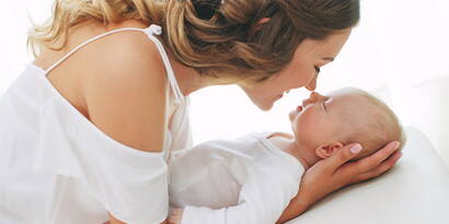 Voglio farcela e ce la farò Nel secondo anno del mio apprendistato come specialista in puericultura sono rimasta involontariamente incinta. Fino ad allora ho vissuto con i miei genitori. Mi sono trovato di fronte a molti ostacoli che dovevano essere superati. Grazie all'aiuto della donazione di cuore e al pagamento anticipato, sono stato comunque completamente coperto dall'assicurazione sanitaria.