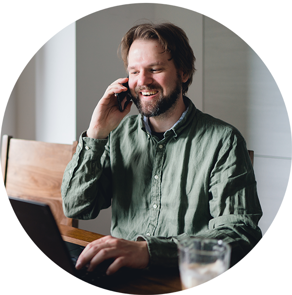 Stimmen zur Herzensspende Beratung – Der Grossfamilie wurden die kantonalen Prämienverbilligungen für einige der Kinder gestrichen. Der Familienvater wendet sich verzweifelt an «Herzensspende». Wegen der bestehenden IV-Rente schlägt ihm die Beraterin vor, sich bei der Pro Infirmis zu melden und die Situation zu schildern.