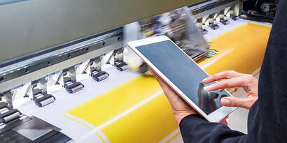 Technische Versicherung Die technische Versicherung deckt Maschinen, Anlagen und Apparate aller Art ab. Es sind alle Beschädigungen und Zerstörungen gedeckt, die plötzlich und unvorhergesehen eintreten. Oft wird diese Versicherung auch «All-Risk-Versicherung» bezeichnet.