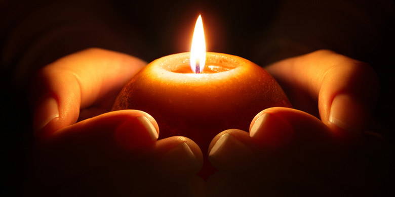 Krebserkrankung Im Leben kann man sich auf viele Dinge und Situationen vorbereiten. Nicht so, wenn man die Diagnose Krebs erhält. Ein schmerzlicher Schicksalsschlag für Betroffene und Angehörige. Obwohl die Behandlungsmöglichkeiten heute immer besser werden, löst Die Diagnose Krebserkrankung Angst und Ratlosigkeit aus.