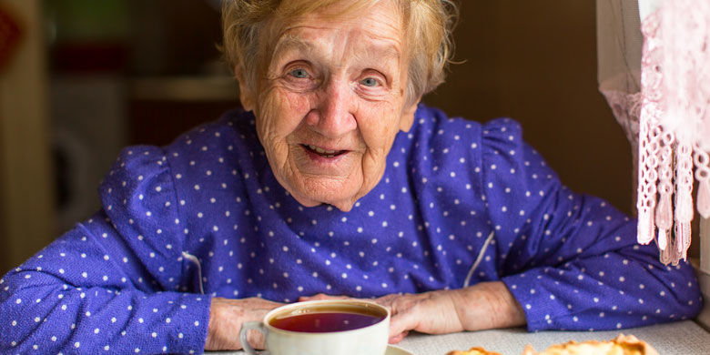 Rente reicht nicht Grosseltern im Familienalltag. Sie hüten Kinder oder packen an, wo gerade Not am Mann ist. Dies ermöglicht Eltern, Job und Familie unter einen Hut zu bringen. Grosseltern sind meistens bis ins hohe Alter kerngesund, unternehmungsfreudig, geistig fit und engagieren sich noch lange nach der Pensionierung.