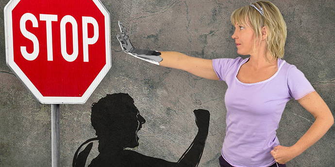 häusliche Gewalt Häusliche Gewalt – Dass für viele Frauen häusliche Gewalt zum Alltag gehört, ist eine traurige Tatsache. Leider nehmen die Meldungen über Übergriffe zu. Betroffene Frauen wenden sich in einem ersten Schritt am besten an eine Opferhilfestelle oder das lokale Frauenhaus um die Wohnsituation zu ändern.Herzensspende – Autismus bei Kindern. Mit elf Jahren erhielt Alina die Diagnose Autismus-Spektrum-Störung. Die zeitraubenden Rituale und Wutausbrüche bringen die Mutter an ihre Grenzen & die Erschöpfung nimmt zu. Jeder Tag ist eine Herausforderung, die Angstzustände & Rituale fordern Geduld