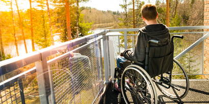 Couverture des risques de décès et d’invalidité Souscrire une assurance de capital "décès et invalidité" en cas d'accident ou de maladie. Prévenez les lacunes en matière d'assurance et demandez conseil à un spécialiste. C'est la seule façon de vous protéger, vous et les personnes à votre charge survivantes, contre les urgences financières en cas de décès ou de maladie de longue durée.