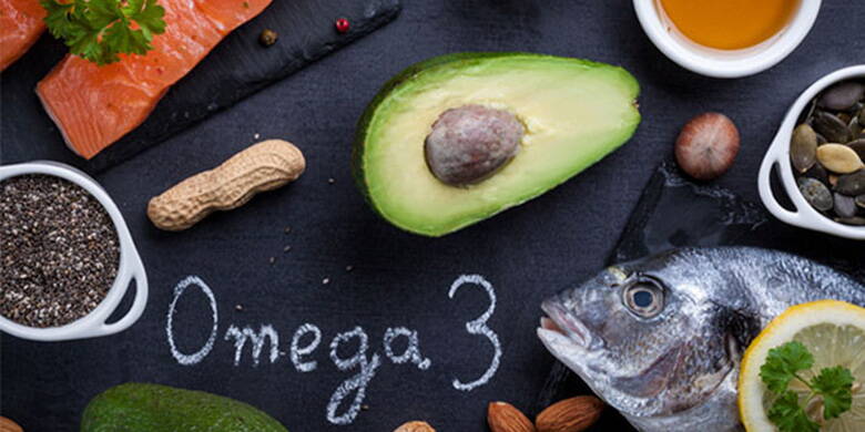 Omega-3-Fettsäuren Fett ist ungesund? Ganz im Gegenteil! «Gesunde» Fette sind lebenswichtig. Jeder Körper braucht Omega-3-Fettsäuren und kann -ob jung oder alt- davon profitieren. Wie wir uns ernähren hat grossen Einfluss auf unsere Gesundheit. Zu einer ausgewogenen Ernährungsweise gehören auch Omega-3-Fettsäuren.