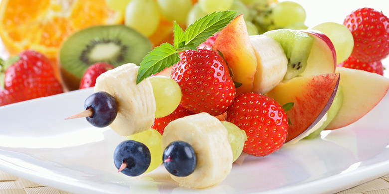 Fingerfood per i più piccoli Blog Gravidanza - Fingerfood per i più piccoli - frutta dolce. A che età, a quale frutto? Come integrare la frutta nella dieta del bambino? Oltre alle gustose varianti di porridge alla frutta, è possibile offrire anche mele, banane, pere e simili come gustosi finger food.