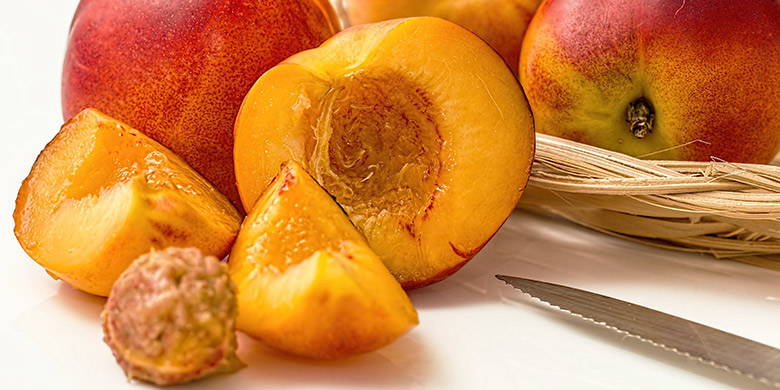 Fingerfood für Kleinkinder Blog Schwangerschaft – Fingerfood für Kleinkinder – süsse Früchtchen. Ab welchem Alter welche Früchte? Wie könnten Früchte in den Speiseplan des Kindes integriert werden?  Zusätzlich zu den leckeren Früchtebreivarianten können Sie Äpfel, Bananen, Birnen und Co. auch als leckeren Fingerfood anbieten.