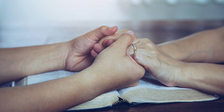 Cancro Il desiderio di ogni donna è che la sua gravidanza sia senza complicazioni. Se c'è un aborto spontaneo, il dolore è enorme. Questa è un'esperienza drastica e triste per i futuri genitori. Le cause sono molto diverse, ma per lo più di origine genetica.