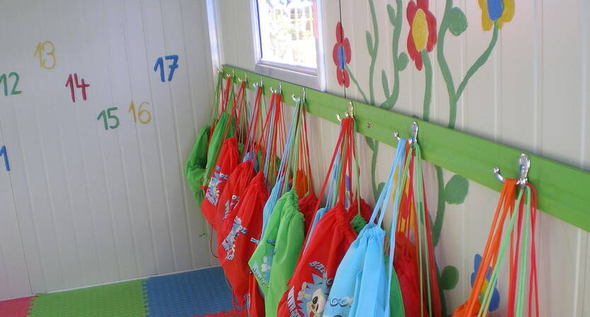 Abrechnung Erweiterungsbau Kindertagesstätte Nkululeko Die Arbeiten in unserer Kita Nkululeko in Südafrika sind schon seit einer Weile abgeschlossen. Gerne publizieren wir an dieser Stelle noch die Abrechnung, was mit den übrig gebliebenen Geldern finanziert wurde. Die Spendengelder wurden wie folgt eingesetzt: