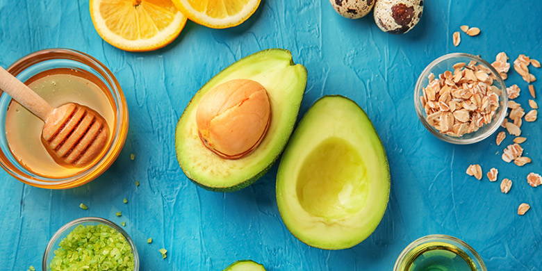 Masques faciaux faits maison Blog grossesse - masques faciaux faits maison. Fabriquez vos propres produits de beauté - le programme de spa pour votre maison. De quoi avez-vous besoin pour fabriquer un masque facial pour une peau impure, sèche, rougie ou enflammée ?  Comment la peau doit-elle être prétraitée et de quoi ai-je besoin ?