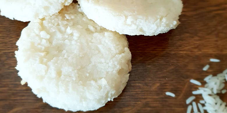 Wafer di riso o mais Blog Gravidanza - Finger food per i più piccoli - deliziose varianti per la casa e in movimento. Quali verdure da offrire crude, quali cotte? Zucchine, patate dolci, pastinaca e kohlrabistängeli, mini pancake, biscotti all'avena con salsa di mele, wafer di mais e riso e fette di frutta fatte in casa.